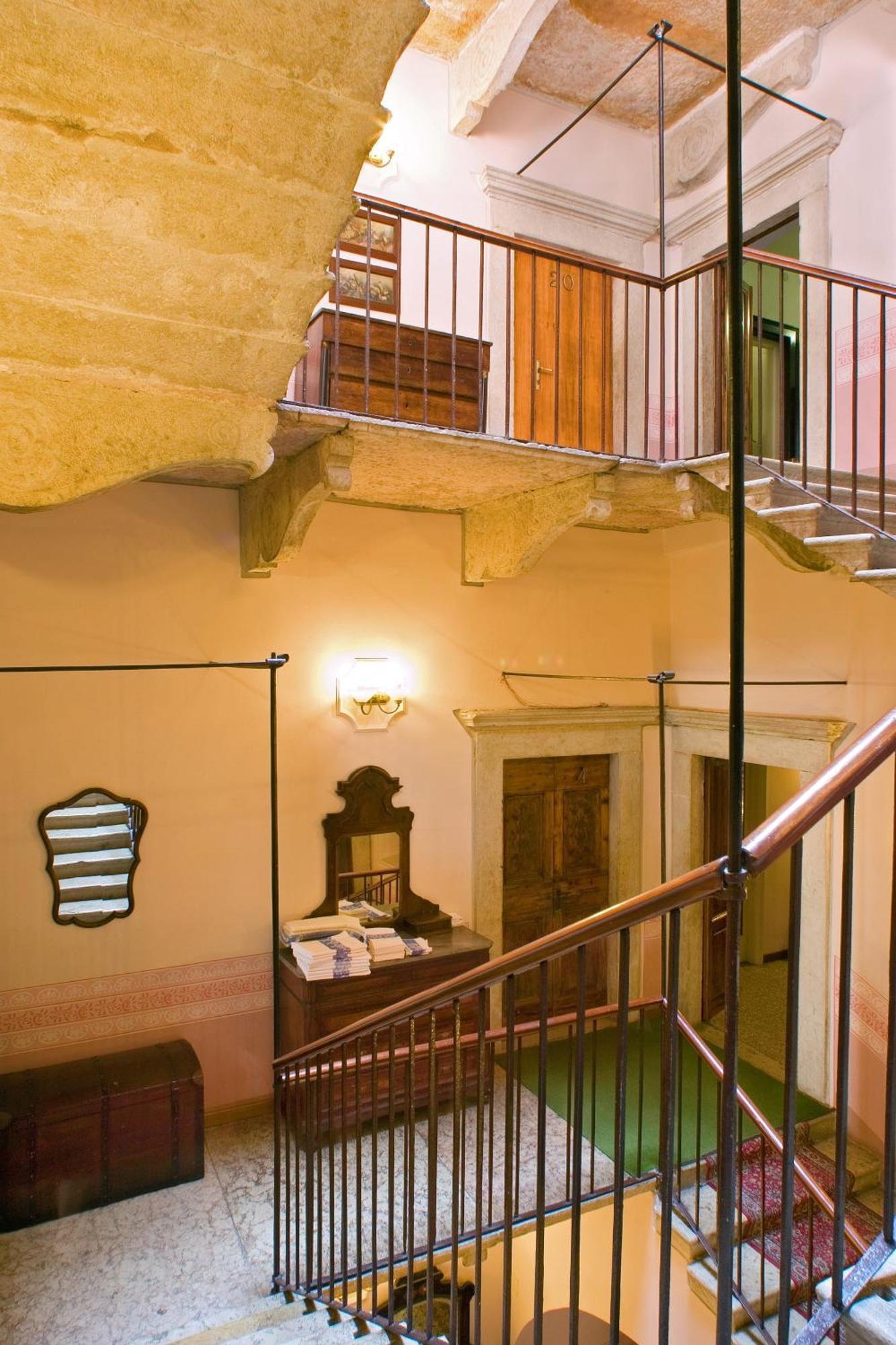 Albergo Bellavista Лимоне сул Гарда Екстериор снимка
